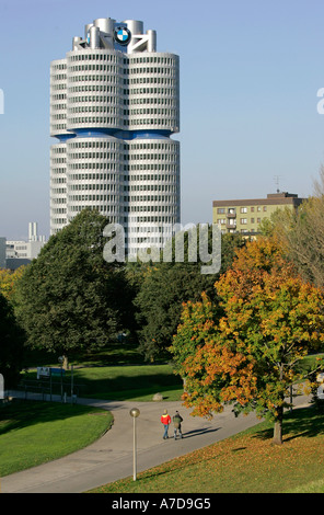 Munich, GER, 18. Octobre 2005 - la tour BMW à Munich. Banque D'Images