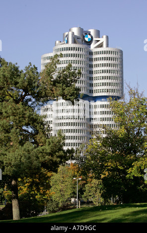 Munich, GER, 18. Octobre 2005 - la tour BMW à Munich. Banque D'Images