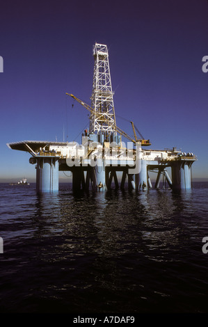 La plate-forme de forage pétrolier off-shore près de Long Beach Californie Harbour Banque D'Images