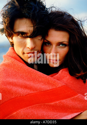 WINDSWEPT COUPLE serviette rouge Banque D'Images