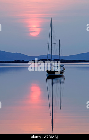 De rhum des îles Hébrides intérieures Coucher du soleil dans l'Inverness-shire région des hautes de l'Écosse. XPL 6348 Banque D'Images