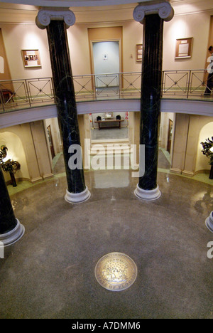 The interior with the state seal of the new current State Capitol Building at Tallahassee Florida FL Banque D'Images