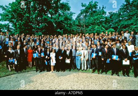 Grande foule, Education 'Fontainebleau France' 'Université INSEAD' 'remise des diplômes' à la cérémonie de remise des diplômes Portrait étudiants étrangers Banque D'Images