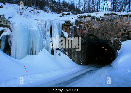 Tunnel de congélation hiver Norvège senja glaçons conditions scandinavie tromso Banque D'Images