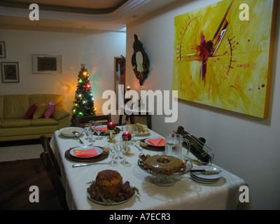 Le dîner de Noël pour deux dans une petite maison - Brasilia-BR Banque D'Images