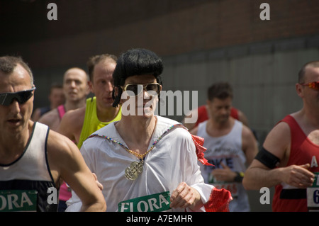 Elvis tournant à la flore Marathon de Londres en 2007 Banque D'Images