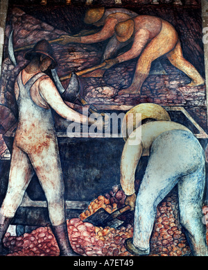 Le Mexique, des murales de Diego Rivera dans le Secrétariat de l'éducation publique du Mexique/secrétaire de l'éducation du public. Banque D'Images