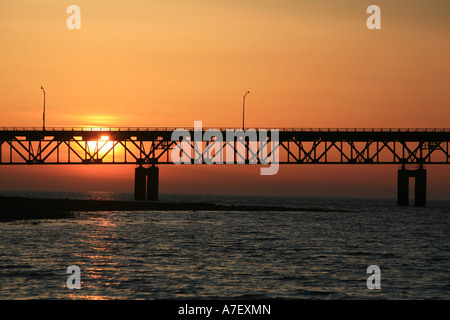 Mackinac Bridge à travers les détroits de Mackinac Mackinaw entre ville et St Igance, Michigan, USA Banque D'Images