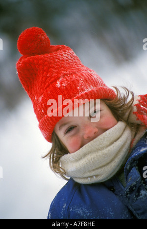 Michigan Charlevoix Ouest 6 Mariel emmitouflés pour temps froid tandis que le ski de fond Banque D'Images
