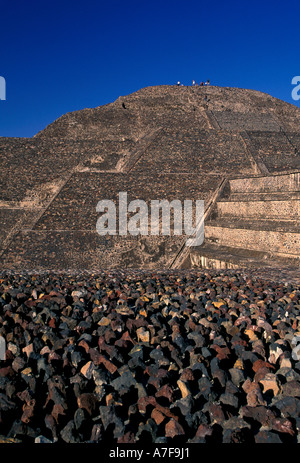 Pyramide de la Lune, l'Avenue des Morts, vu de pyramide du Soleil, Teotihuacan, État de Mexico, Mexique Banque D'Images