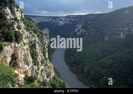 Gorges d'Ardèche, France, à partir de la rive nord Banque D'Images