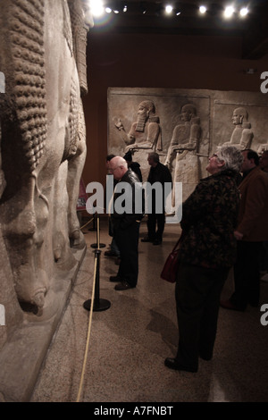 Les visiteurs de l'Institut Oriental de Chicago, dans l'Illinois Banque D'Images