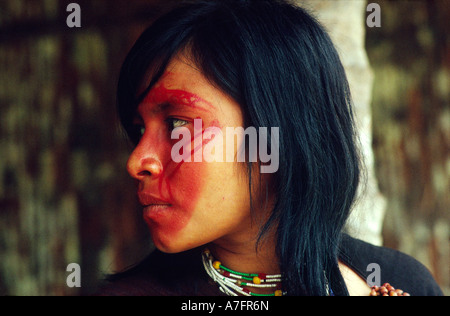 Girl with red Ashaninka face paint Banque D'Images