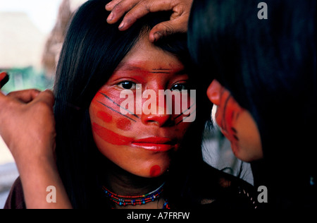 Girl with red Ashaninka face paint Banque D'Images