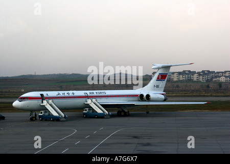 Air Koryo un avion sur le tarmac de l'aéroport de Pyongyang en Corée du Nord Banque D'Images