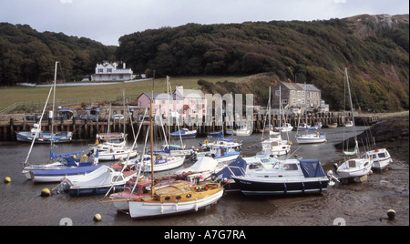 Moorings abritée près de l'embouchure de la rivière Ax à Seaton, South Devon Banque D'Images