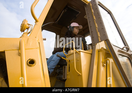 Opérateur bulldozer femelle Banque D'Images