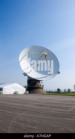 Météo Chilbolton observatory utilisé pour suivre les tendances extrêmes weater c'est le plus grand de radars météorologiques de direction au Royaume-Uni Banque D'Images