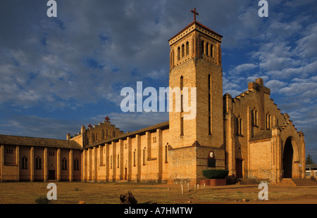 La cathédrale catholique construite dans les années 1930 est le plus grand dans le pays, Butare, Rwanda Banque D'Images