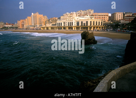 La Grande Plage et du casino dans le Pays Basque français, dans la ville de Biarritz France Europe Banque D'Images