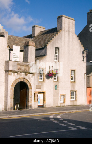 Dh Tankerness House KIRKWALL ORKNEY Orkney Museum l'entrée de la rue large Banque D'Images