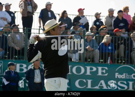 George Lopez tees off à la 2007 Bob Hope Chrysler Classic Golf Banque D'Images