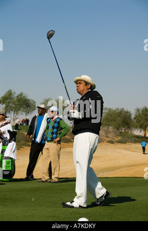 George Lopez tees off à la 2007 Bob Hope Chrysler Classic Golf Banque D'Images