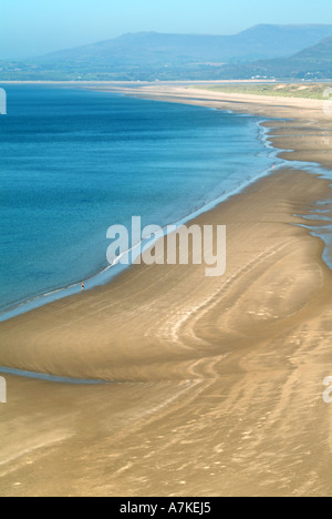 Tremadog bay et Harlech beach vu de près de Llanfair Banque D'Images