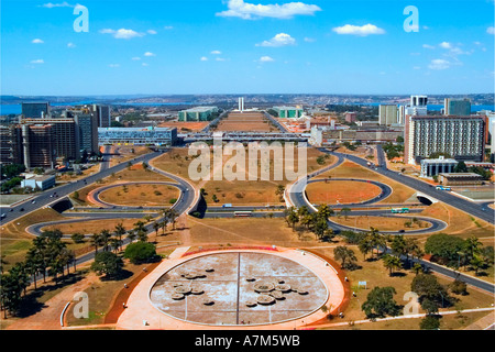 Vue panoramique de Brasilia à partir de la plate-forme de la tour de télévision de Brasilia Brésil Saison sèche Banque D'Images