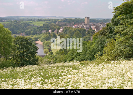 Richmond North Yorkshire UK vue depuis l'Est au printemps Banque D'Images