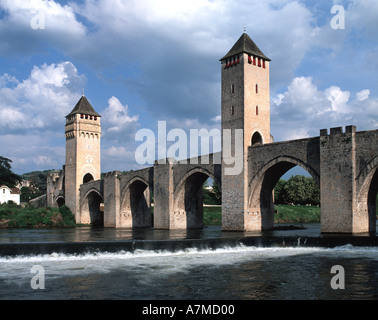 Le 14e siècle Pont de Valentré à Cahors Banque D'Images