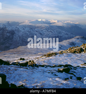 Sur la montagne d'hiver ; Derwent Fells vu d'élever, Parc National de Lake District, Cumbria, England, UK. Banque D'Images