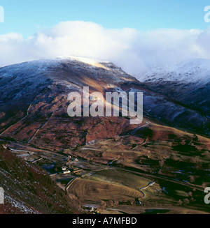 Sur la montagne d'hiver, Grisdale Hause, vu de Easdale, Parc National de Lake District, Cumbria, England, UK. Banque D'Images