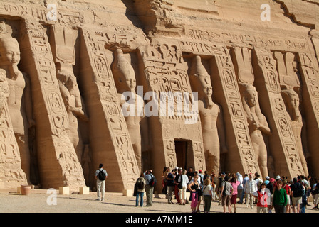 Temple d'Hathor, dédiée à la reine Nefertari, Abou Simbel, Egypte Banque D'Images