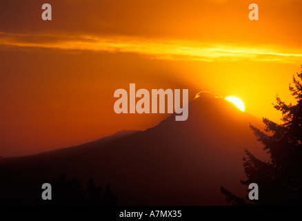 Aube sur Mt. Capot en Oregon Cascades. Banque D'Images