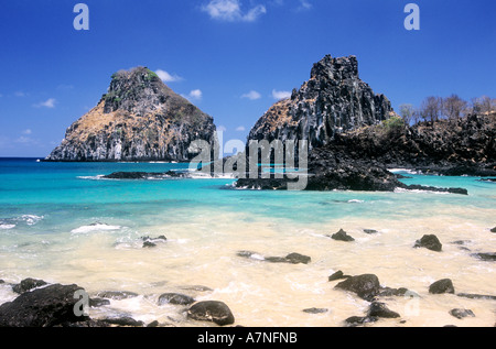 Brésil, Pernambouco, état de l'île de Fernando de Noronha, les deux frères Hill (Morro Dois Irmãos dos) Banque D'Images
