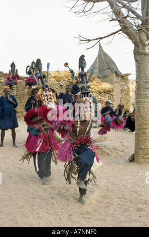 Danse des masques dogons, Tirelli, Mali Banque D'Images