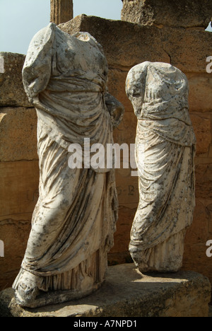 Des statues de déesses dans le sanctuaire de Déméter et Koré, Cyrène grec / Roman ruins, Libye Banque D'Images