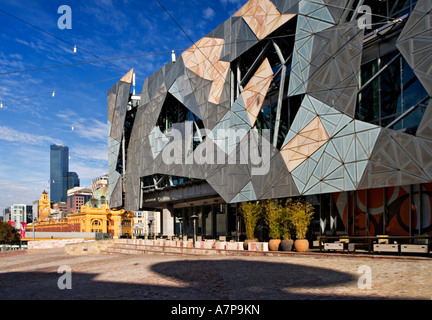 Paysage urbain de Melbourne / Architecture en "Fédération Square' Victoria de Melbourne en Australie. Banque D'Images