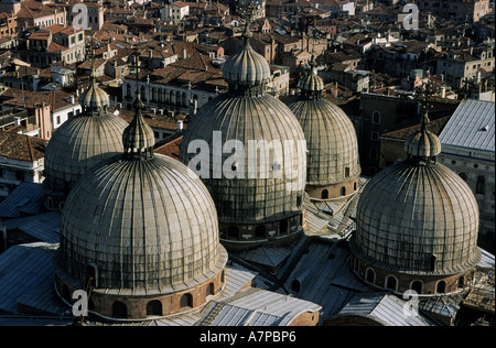 Italie, Vénétie, Venise, les coupoles de la basilique Saint-Marc Banque D'Images