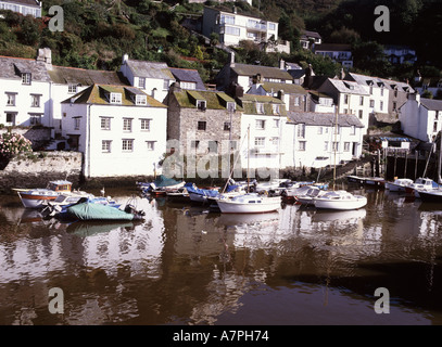 Le port dans le port de pêche de Cornouailles Polperro Banque D'Images