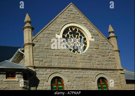 L'Église Réformée hollandaise dans Springbok montrant le détail d'une fenêtre mosaïque circulaire Springbok le nord de l'Afrique du Sud Le Cap Banque D'Images