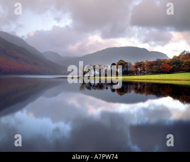 Fr - CUMBRIA : Buttermere dans le Parc National de Lake District Banque D'Images