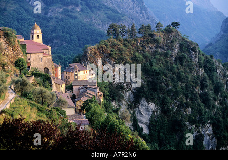 France, Alpes Maritimes, vallée de la Roya, Saorge village perché Banque D'Images