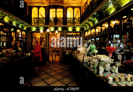 France, Nord, Lille, Meert célèbre magasin de bonbons dans la rue Esquermoise Banque D'Images