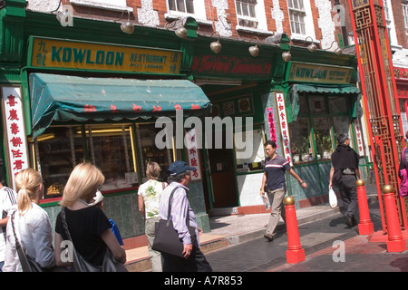 La rue Gerrard Street, à Chinatown Soho Londres Angleterre Royaume-Uni Royaume-Uni Royaume-Uni Banque D'Images