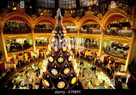 France, Paris, Galeries Lafayette, décoration de Noël Banque D'Images