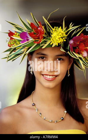 Polynésie Française, archipel des Tuamotu, perles noires et keshis sur young island beauty Banque D'Images