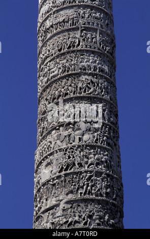 L'Italie, Lazio, Rome, la colonne de Marc-aurèle sur la place Colonne Banque D'Images
