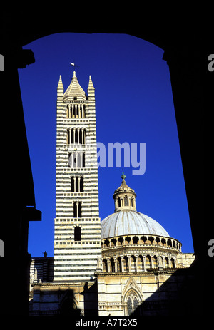 Italie, Toscane, Sienne, le Duomo et le Campanile Banque D'Images